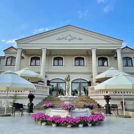 Hotel Palac Akropol 3*