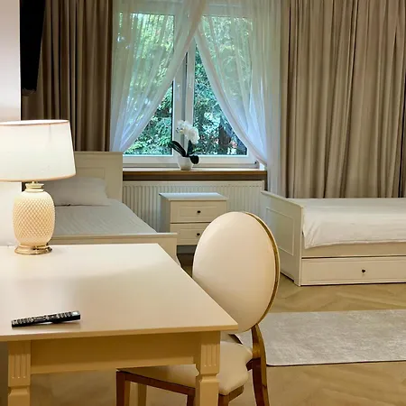 Hotel Palac Akropol 3*