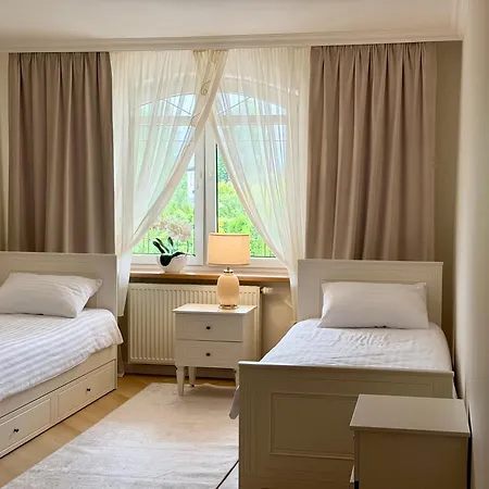 Palac Akropol 3*